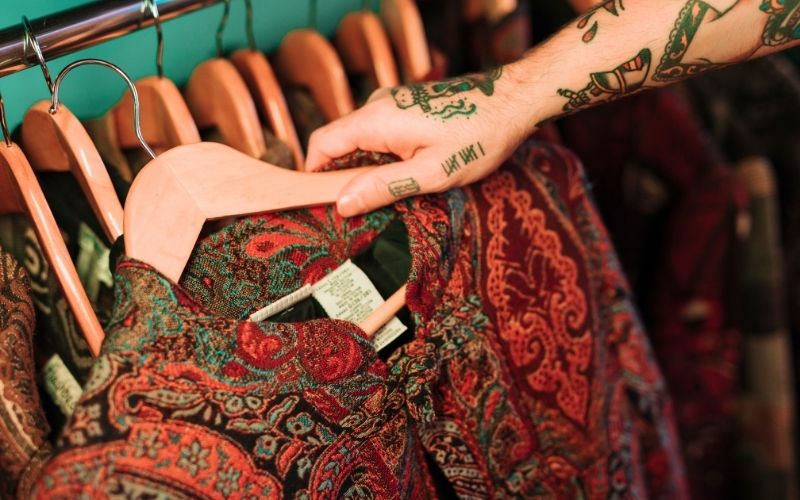 how to style vintage clothing